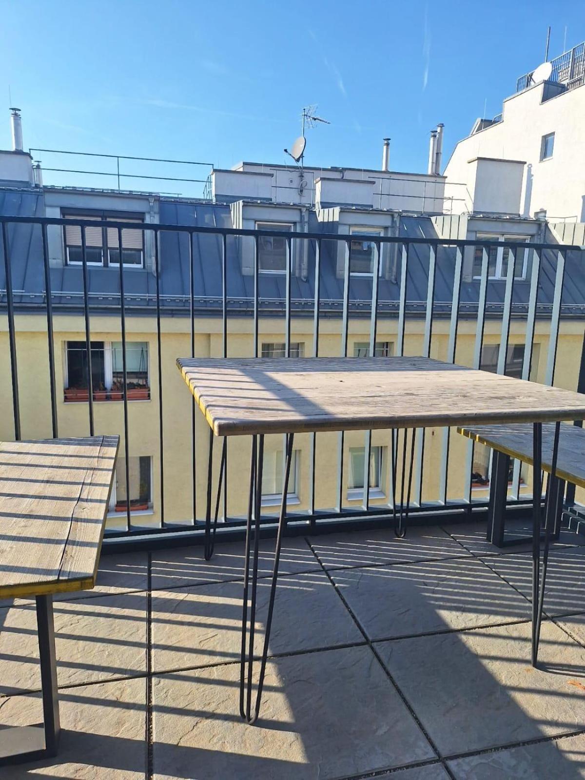 Betariel'Com Akh University Wien Eksteriør billede